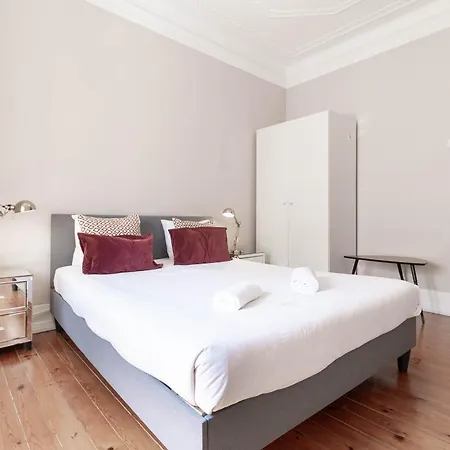 Apartment Akicity Anjos Stairway Lisbon